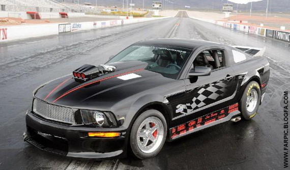 www.farpic.blogfa.com-ford%20mustang%20drag.JPG